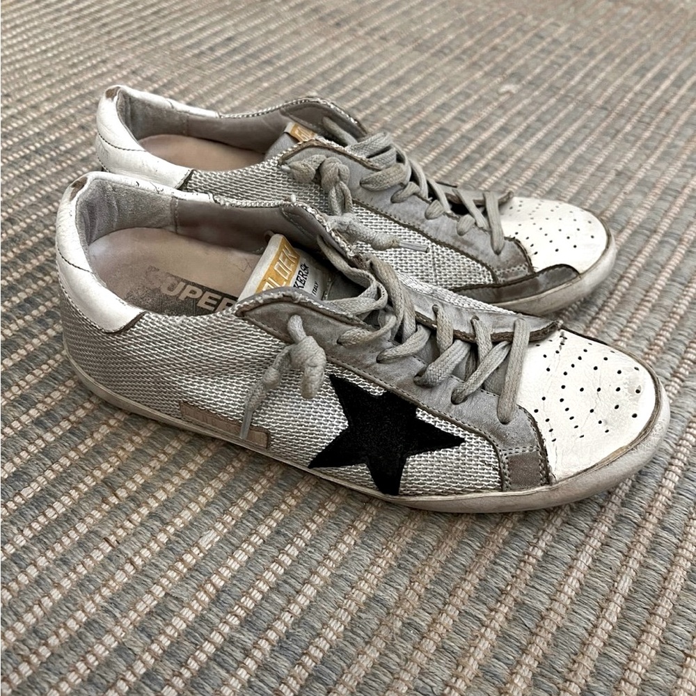 Golden goose sneakers size 8 In great conditions!